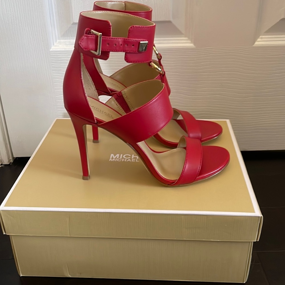 🍀Michael Kors sandals